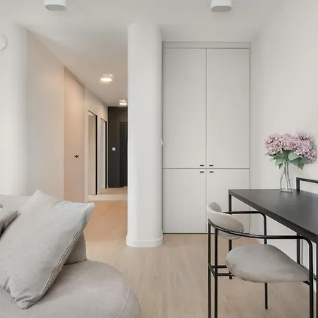 Nad Brzegiem Rzeki 2 Sypialnie Parking By Renters Prestige فروتسواف